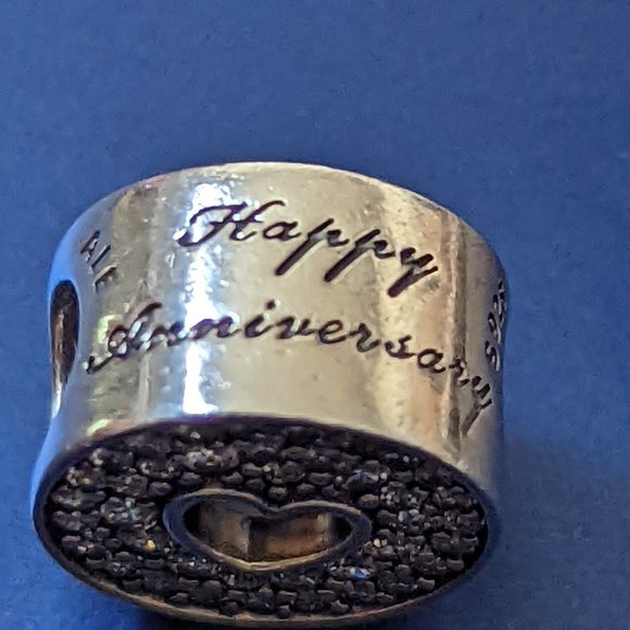 Pandora Pavé and Heart Anniversary Charm - Picture 9 of 10